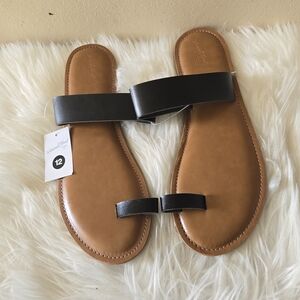 Women's Universal Thread Black and Tan Sandals Size 12